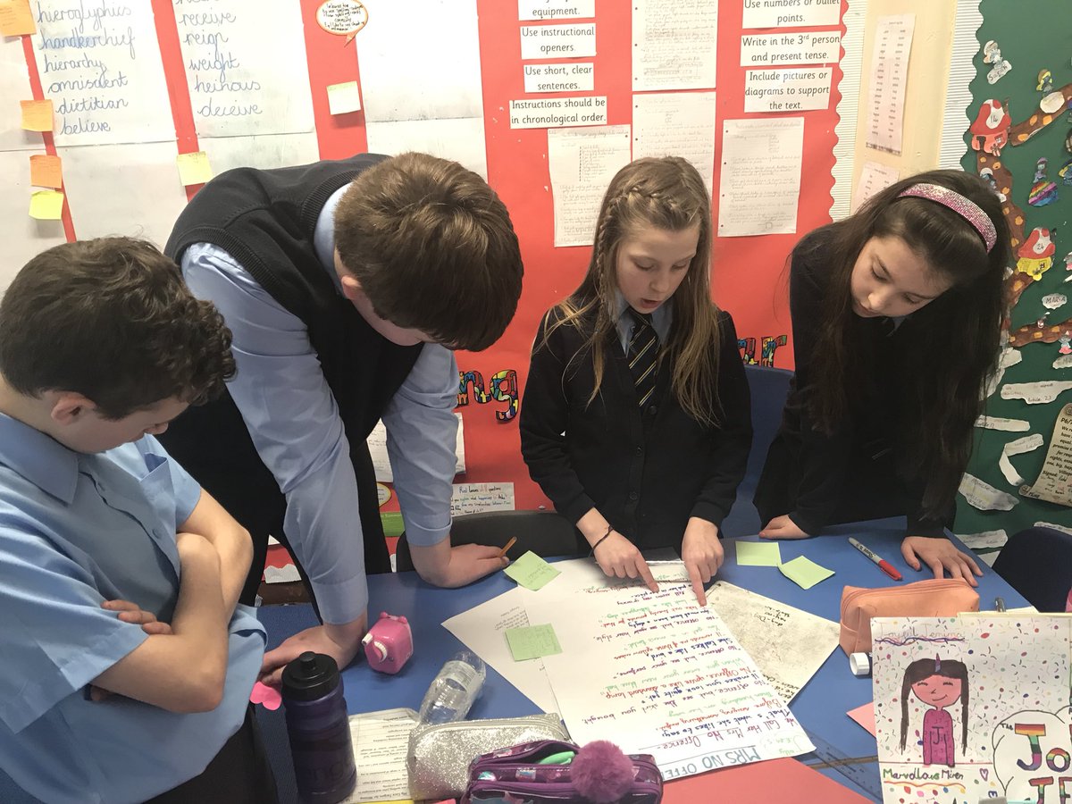 MissOliverStNin's tweet photo. Providing quality feedback in an assessment carousel #teamwork #translatedpoems #Scotslanguage #readingrammy @anneglennie https://t.co/NmWWyQSCqq