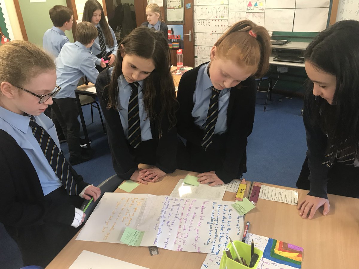 MissOliverStNin's tweet photo. Providing quality feedback in an assessment carousel #teamwork #translatedpoems #Scotslanguage #readingrammy @anneglennie https://t.co/NmWWyQSCqq