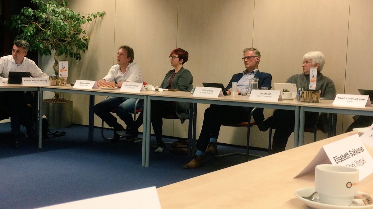 RaadMeppel's tweet photo. Vertegenwoordigers politieke partijen @RaadMeppel aan de slag met de stemhulp @destemvan van @citisens_nl De stemhulp gaat 14 februari online https://t.co/XpGmvUsmwR