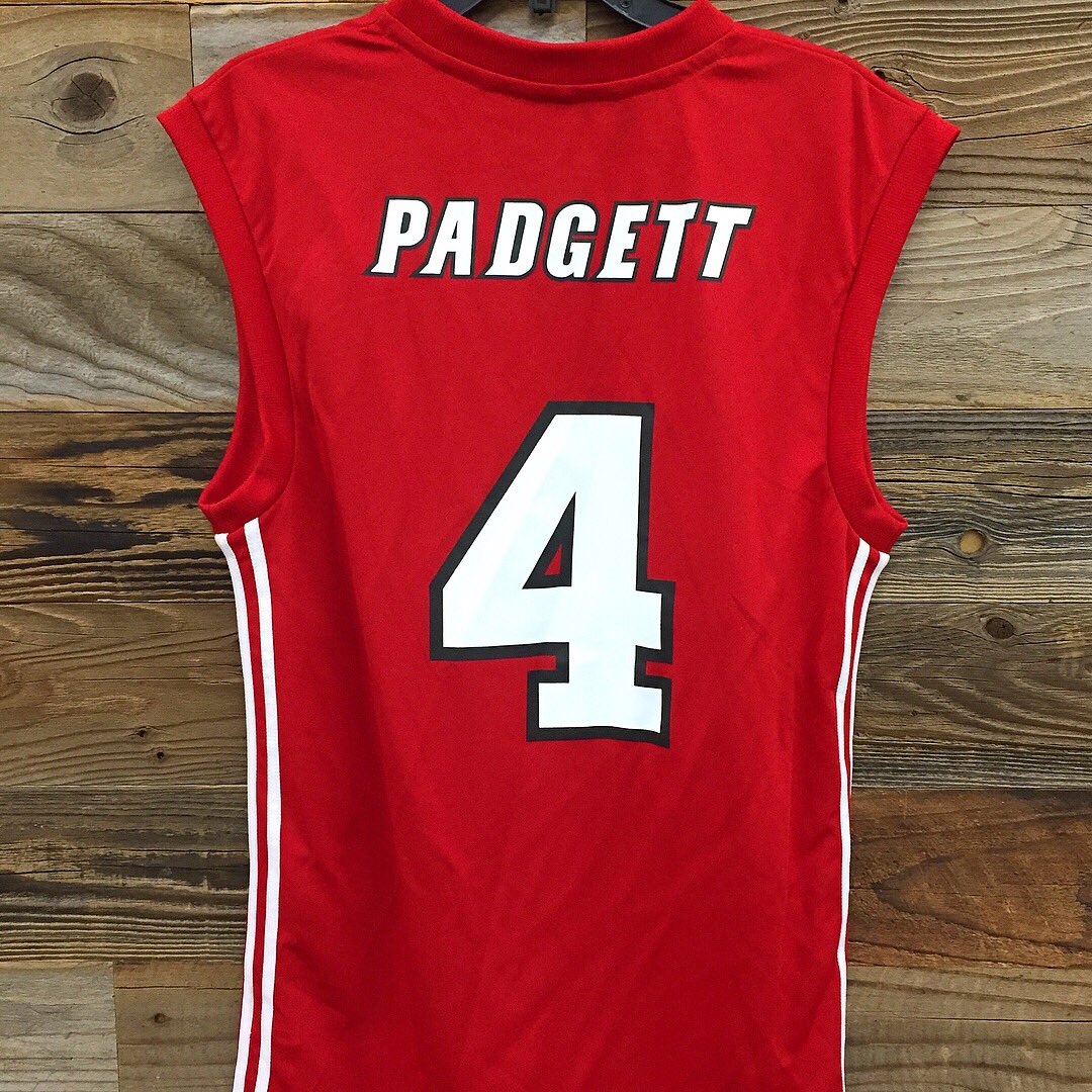 UofLCampusStore's tweet photo. Need a new UofL Basketball jersey⁉️ Stop by the Campus Store and grab one of these sweet David Padgett throwback jerseys❗️🏀 https://t.co/DxDZhdCvKe