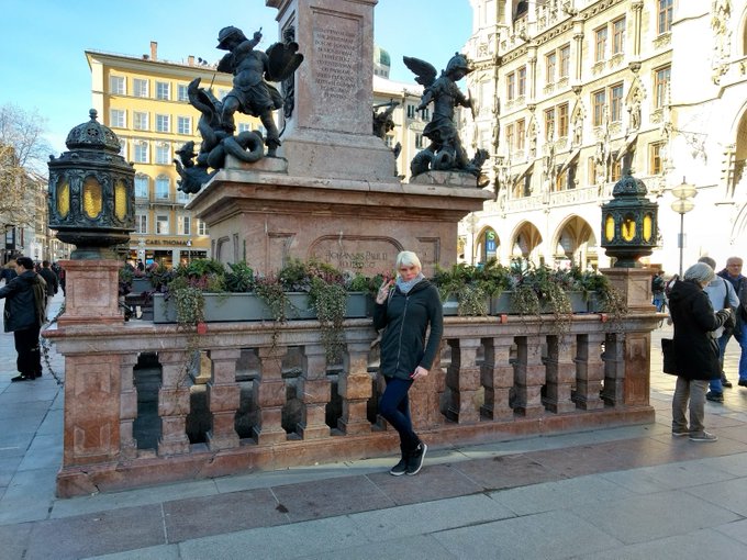 Shopping in M&uuml;nchen! Viel Geld ausgegeben aber es war echt geiles Wetter zum Shoppen am Marienplatz.<a href="/tag/pleite"class="tags"><span>#pleite</span></a>