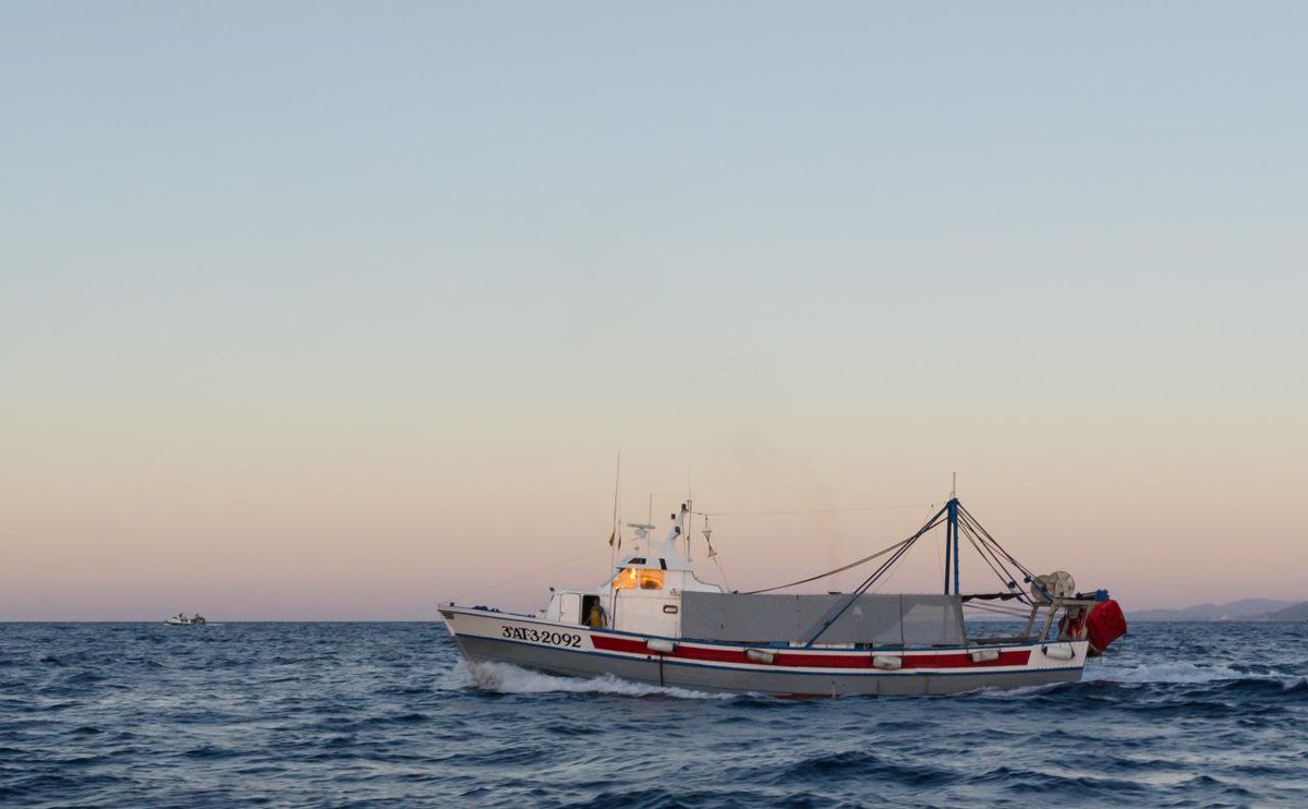 nauticparc's tweet photo. ¡Buenos días! ¡Que vistas más espectaculares! Si quieres hacer una increíble salida de #PESCA contacta con nosotros #fishingtrips #salou #cambrils #miamiplatja #lhospitaletdelinfant #lametllademar #deltebre #riumar #enjoythesea #costadaurada #terresdelebre #ENCD https://t.co/nci1EEiUXi