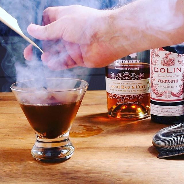 Smoked Manhattan with a <a href="/polyscience/">بولي سينس</a> Smoking Gun.⠀
.⠀
.⠀
.⠀
#cocktail #instafood #eeeeeats #food #recipe #yummy #delicious #modernistcooking #moleculargastronomy  #amazingfoodmadeeasy #foodblogger #f52gram #huffposttaste #drinkstagram ift.tt/2Br1cDt