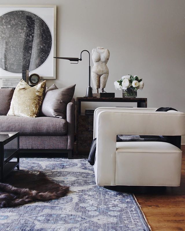 AliceLaneHome's tweet image. We've been loving marbled sculptures lately when we're styling the showroom, they add such an timeless element and evoke a sense of authenticity.  This beautiful bathing babe is definitely the hero of the room in our book. ift.tt/2FaAl0L