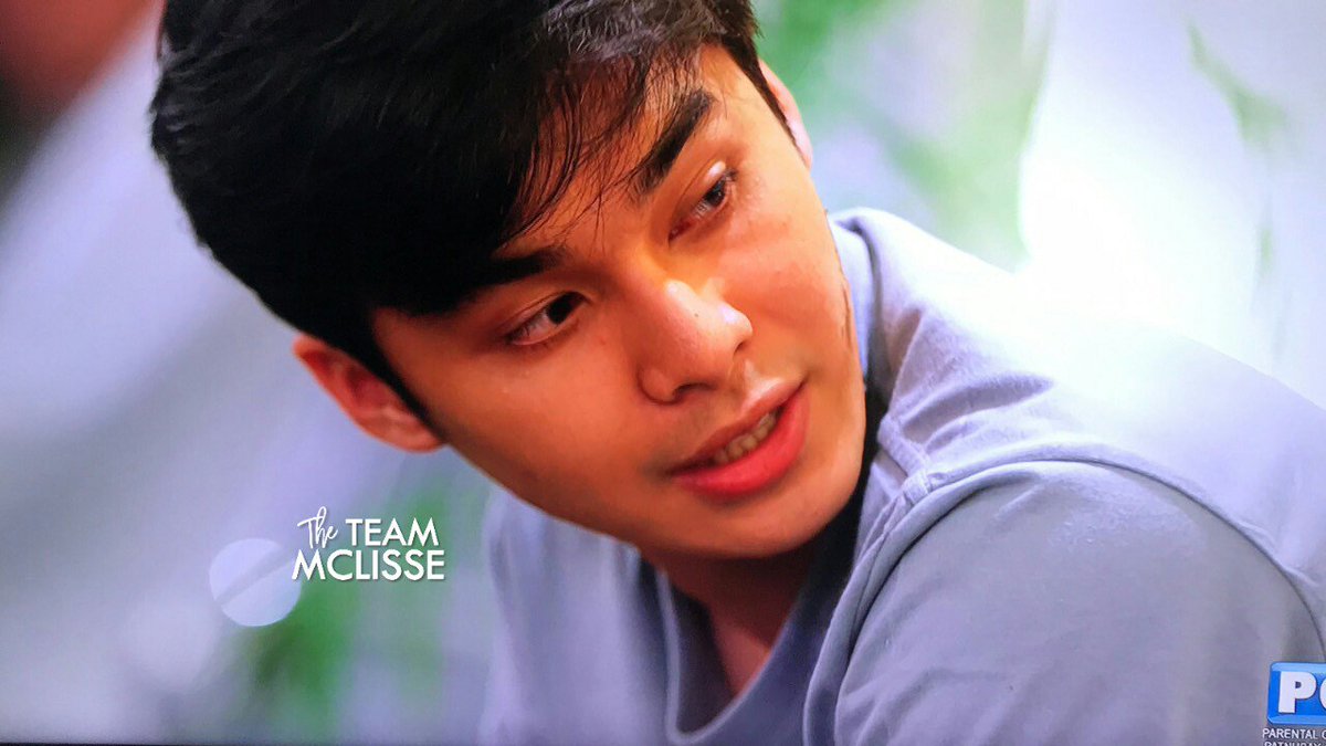 TheTeamMcLisse's tweet photo. Gwapo ka pa din naman Oliver kahit may peklat ka sa fes ah. Hehe. Love you.
#TGSBoses https://t.co/9x1DHVxdMV