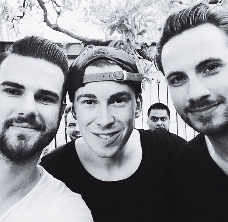 PattyMisajel's tweet image. SAFARI 🐘🐊🐆🦍 @HARDWELL &amp;amp; @jewelzandsparks OUT TOMORROW! #BapBapBap 
▶️ revr.ec/HWL-JS