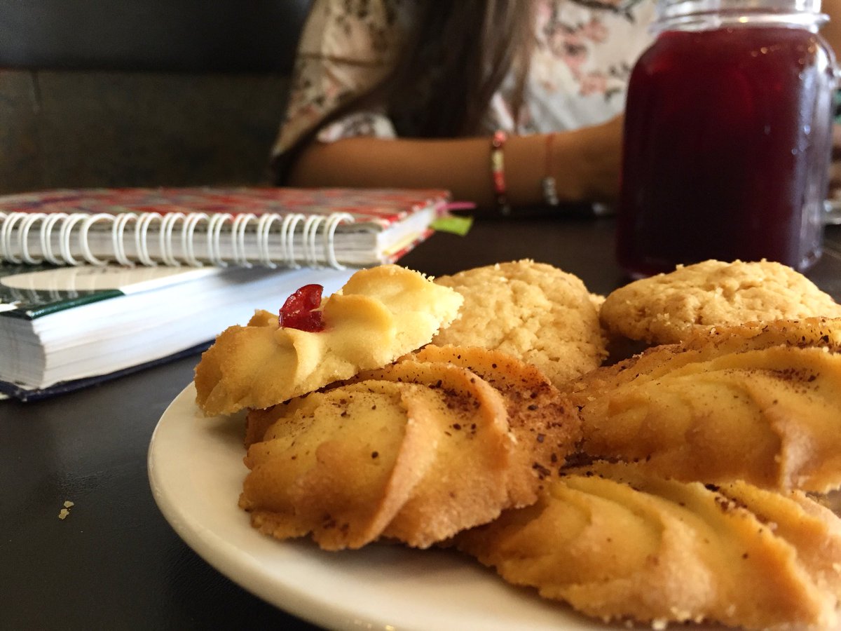 ednas_cafe's tweet photo. ¿Quien quiere una tarde de te y galletas?
.
.
.
.
.
#cafe #coffee #ednascafe #coffeelover #mood #goodmood #coffeetime #pzo #puertoordaz #guayana #galletas #postre #tarde #tardedepostre https://t.co/kuDpBu4YOO