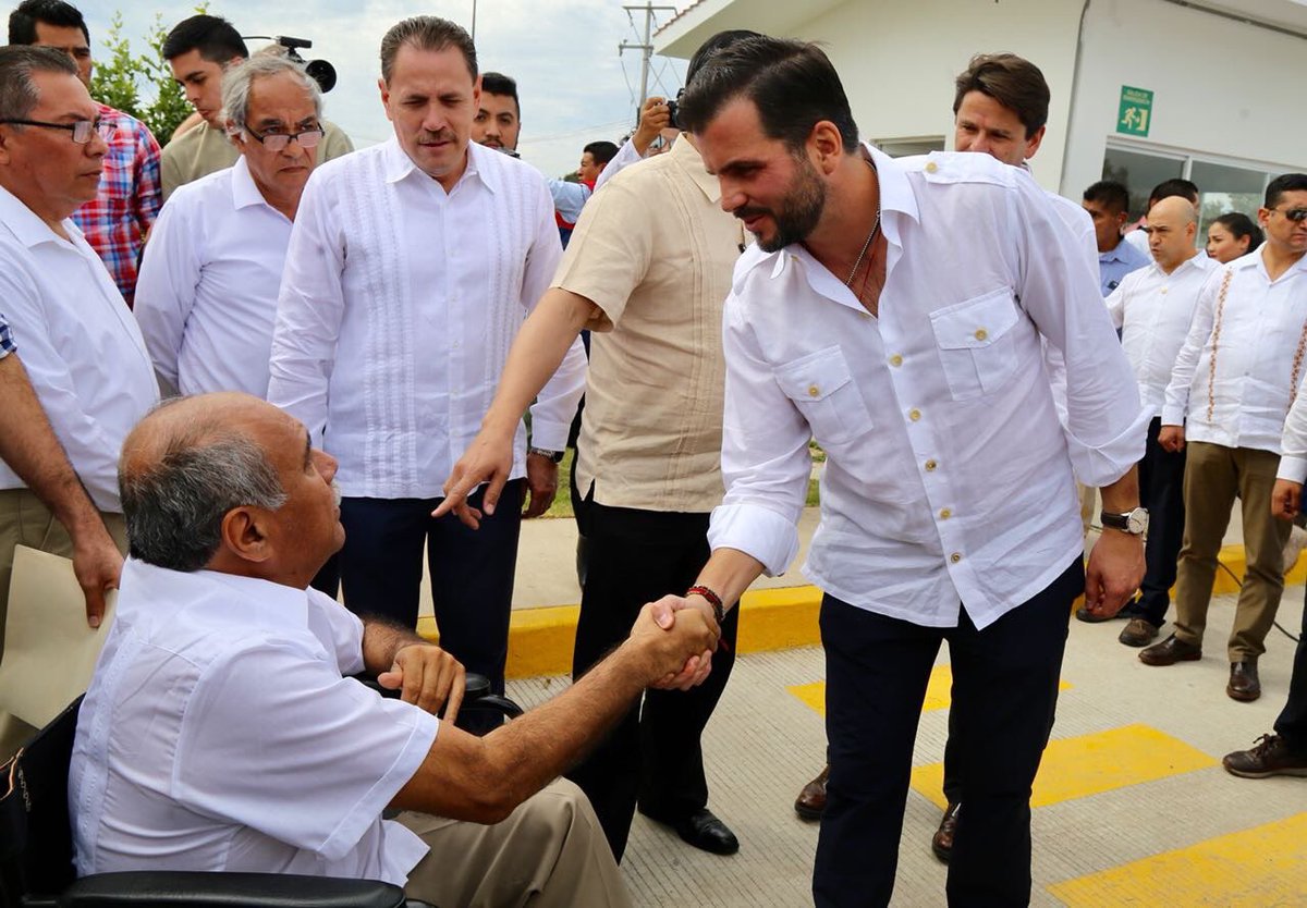 cuauhochoa's tweet photo. Acompañando al Secretario @RafaelPacchiano en gira de trabajo por #Nayarit.

Junto con el Gobernador @aegnayarit y @RobRmzdelaParra Director de @conagua_mx, entregamos la Planta de Tratamiento de Aguas Residuales de Bahía de Banderas.
@SEMARNAT_mx https://t.co/jnzb1x93Qt