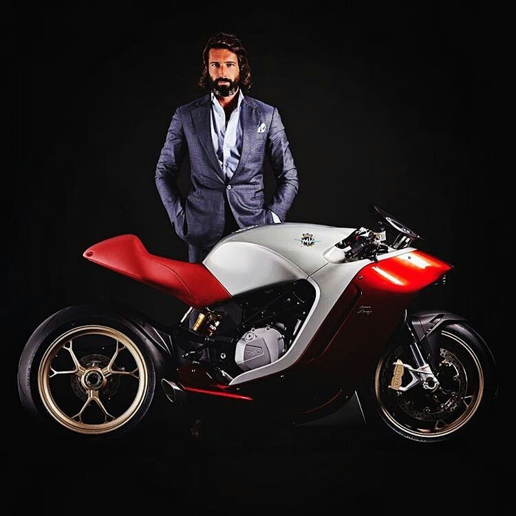 mvagustistagram's tweet photo. Ladies and gentlemen, the Lord of the MV Agustas and Cagivas. 📷@alex_olgiati #MVAgusta #F4Z #GiovanniCastiglioni https://t.co/WDMpw2Lwr3 https://t.co/Wo4oE7oaOd