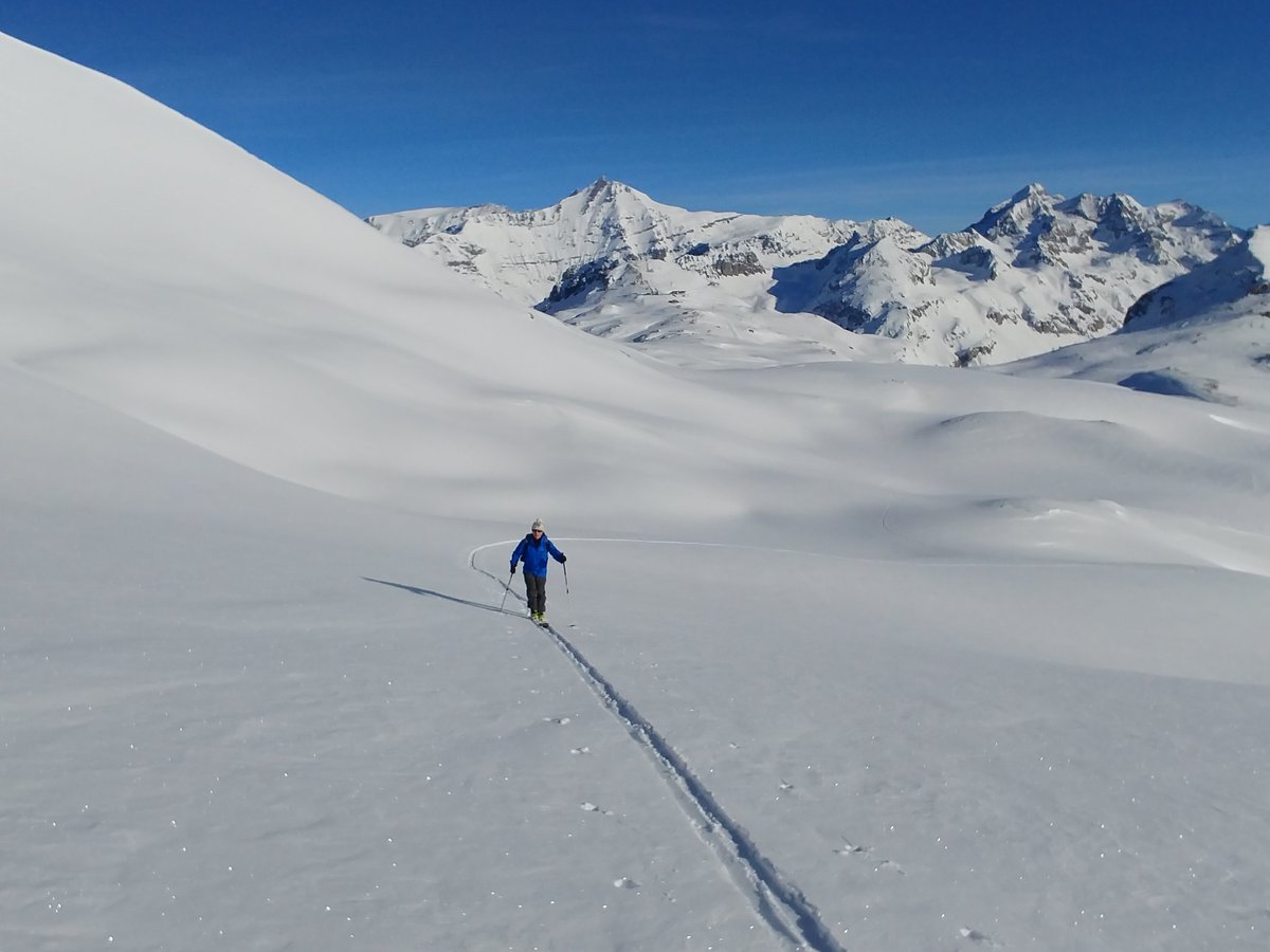 guidespacekilly's tweet image. Une toute belle journée pour les amateurs de randonnée dans une montagne préservée des skieurs consuméristes. Seule la marche donne les clés du paradis alpin.