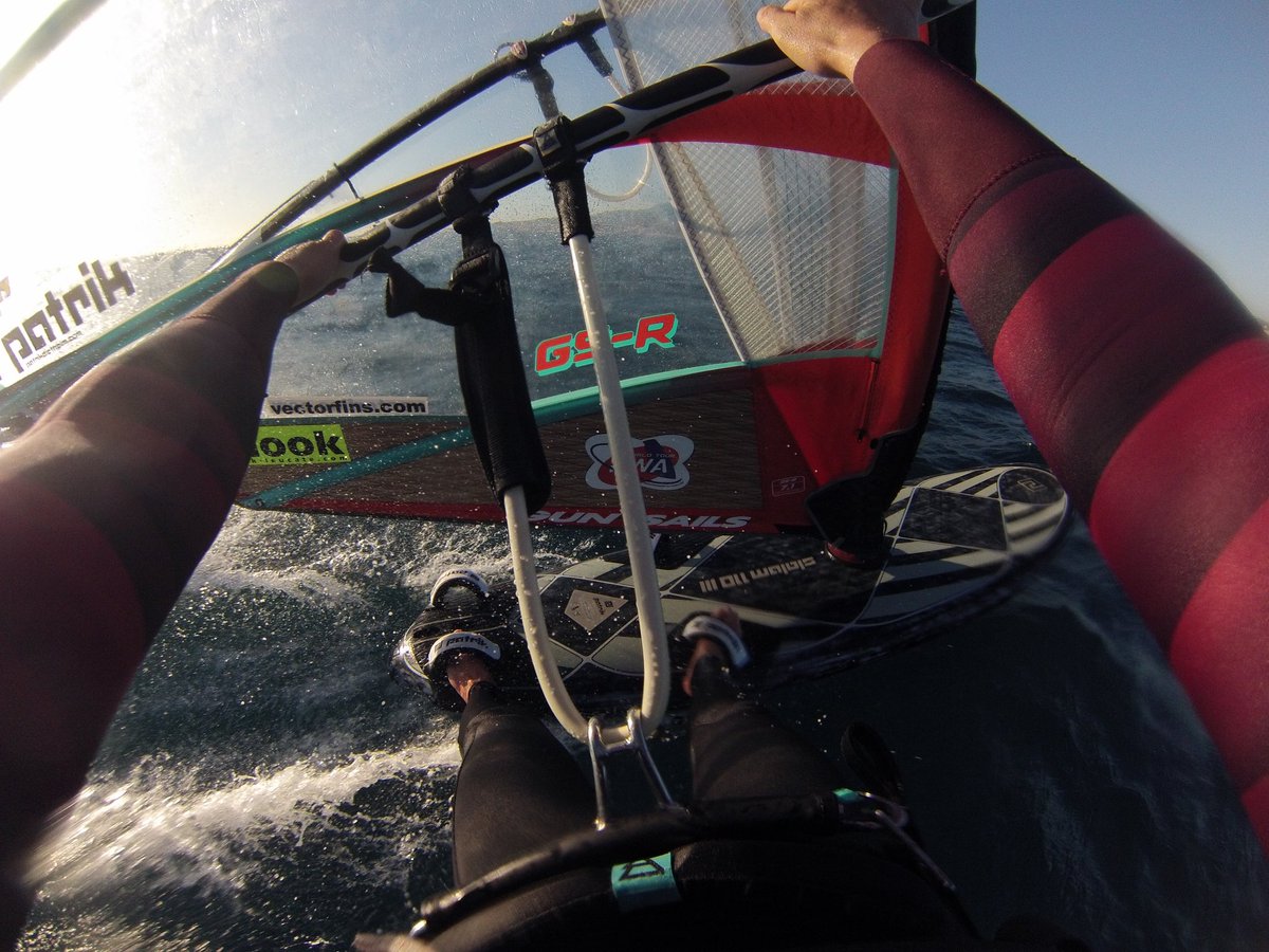 The definition of a good day !
#windsurf #windsurfing #slalom #racing #watergirl