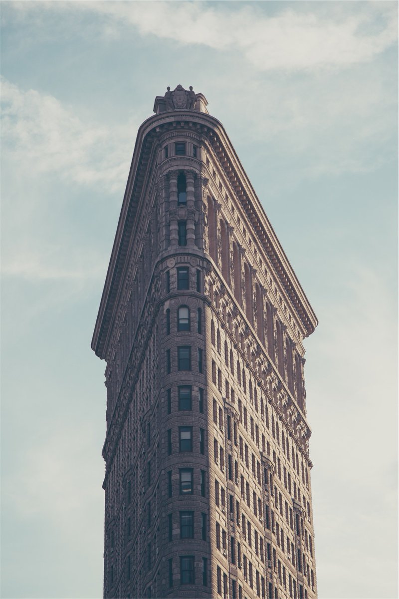 retaillinx's tweet photo. One of our favorite locations in New York is the #FlatironDistrict with tons of tourists, retail stores, bars and restaurants...foot traffic is endless. Check out listings on https://t.co/rnrHapId8o. Even @google had a pop-up here! #newyork #popup #photography https://t.co/1p5aG1EEgg