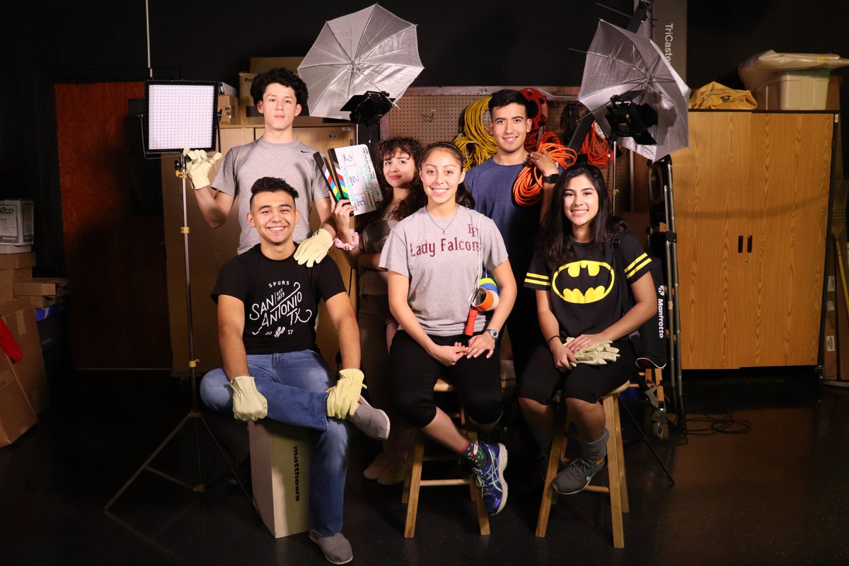 LFMediaPro's tweet photo. Here's the awesome crew of students that worked on the latest basketball intro video you can find on our youtube LFCISD channel
WAY TO GO CREW!
#FalconEdChat I like to show who worked on the videos using social media and our bulletin board in the classroom #lfmedia #mediatech ๐ฌ https://t.co/3VMKP10xq2