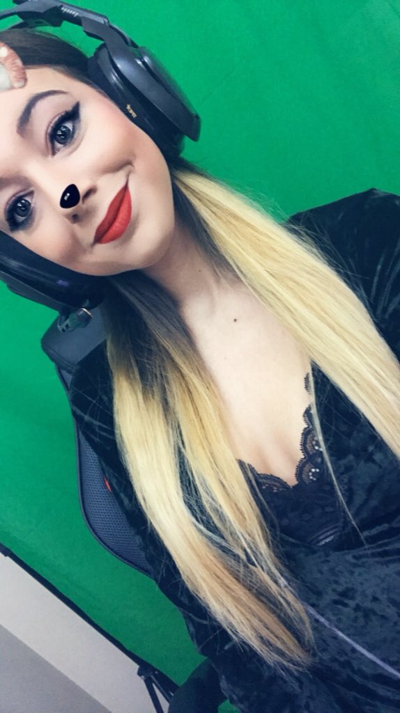 Tazzwolff's tweet image. Stream is live ! Come hang out ! Retweets appreciated 💞 @sBusinessGaming @LushGamingLLC @ShawnAbner 

Twitch.tv/tazzwolff