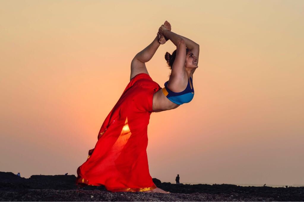 sangssterr's tweet photo. A dancer , A Yogini , A Fighter , An Instagram Sensation , Sterotypes Breaker , An Inspiration!! Know @NatashaNoel001 better on @IshqFM  #Ishqhangout Her story gives you goosebumps ! TUNE IN!! https://t.co/vO0DaqJK3s