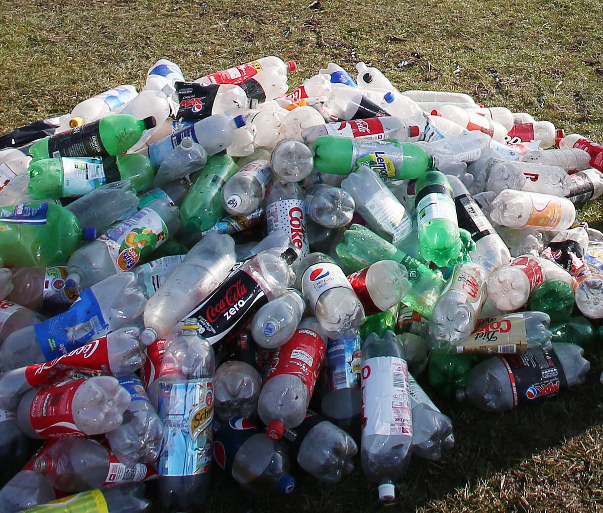 itvnews's tweet photo. Free water refill points to roll out nationally to curb plastic waste https://t.co/3Q2vggUbWU https://t.co/BrSx91d0Vb