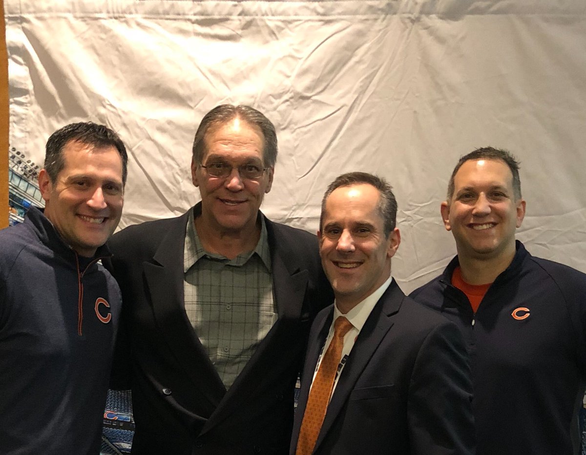 CaptBear85's tweet photo. Thank you @ChicagoBears @ChiBearsSTH for an awesome evening with Steve Mongo McMichael! #STHExperiences https://t.co/YSHag3JyuV