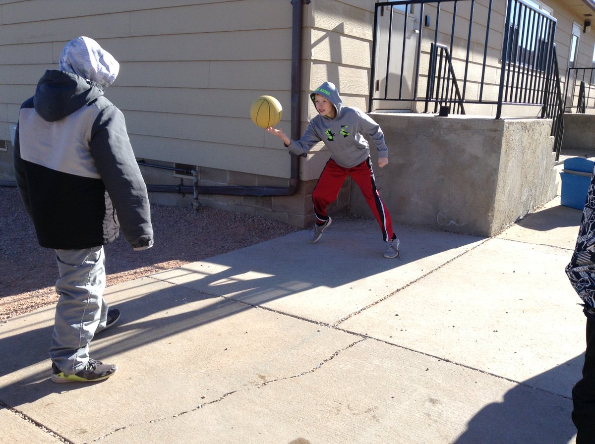TariPhares's tweet photo. Kids caught being #CATCHMVP's during recess.  A little "Jake the Snake", jump rope and 4 Square.  Way to go 5th grade!  #FUTP60 https://t.co/aHegF8z5vj