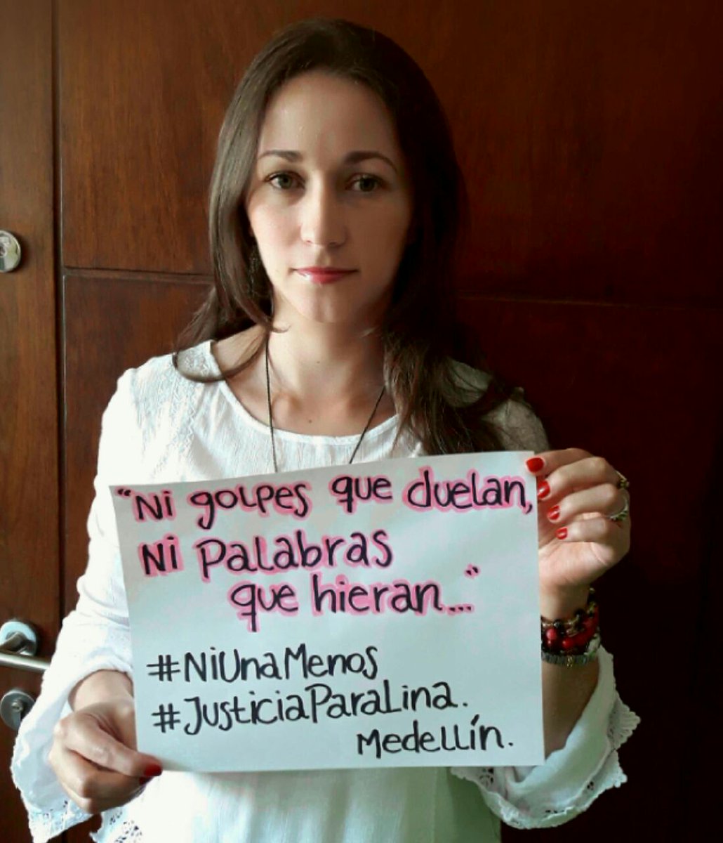 AndreaVillalob7's tweet photo. "Nigolpes que duelas, ni palabras que hieran", Desde #Medellin apoyando
 #NiUnaMenos #JusticiaparaLina 
#ViolenciaDeGenero
#nomasfeminicidios #AlertaNaranjaPorViolenciaContraLaMujer https://t.co/4DUWurFpLk