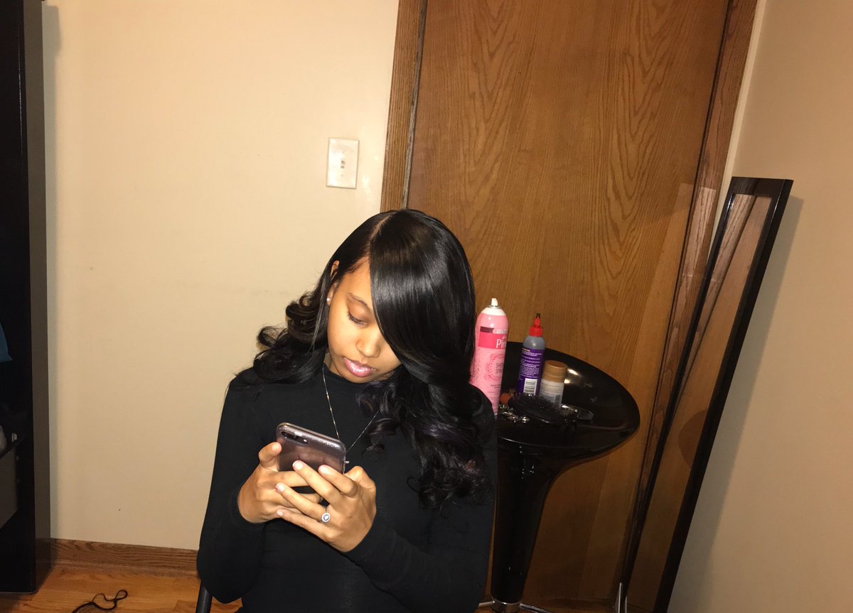 TheRealMs_100's tweet photo. Natural Side Part With Curls π #StyledByYae ππΎ https://t.co/mLakq40Yup
