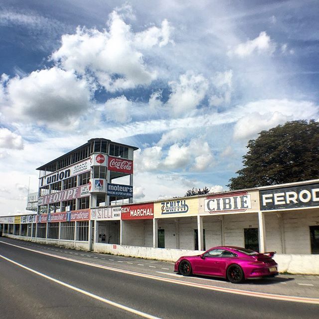 The sharkified rubystone GT3 at the Circuit de Reims on the EuroHoon ‘17.  #sharkified #rubystone #porsche #gt3 #reims #circuit #becauseracecar #supercar #supercars #irswhitenoise ift.tt/2n5h3TS