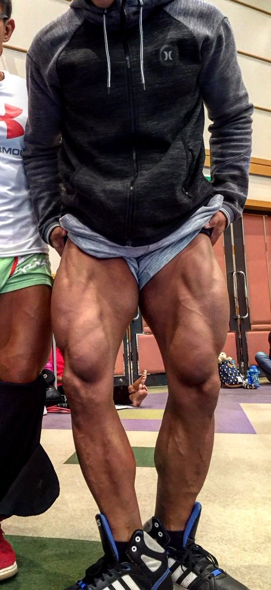 Task Allout 朝セッション終わって 今日は脚トレ 昨年10月の脚 今年からはクラシックフィジーク 来年からは ボディビルもやりたいから脚は更に強くデカくしないと 頑張りましょう チャーム筋肉は脚とお尻 Allout 筋肉紳士集団 T Co