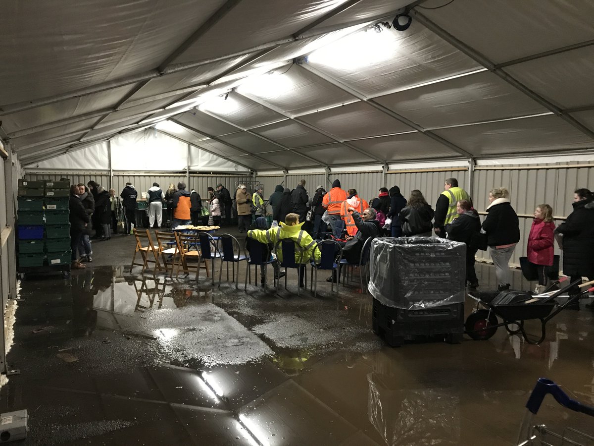 The huge queue was constant all evening. I think Sir Jack Cohen would have been proud to see this community project english-heritage.org.uk/visit/blue-pla…