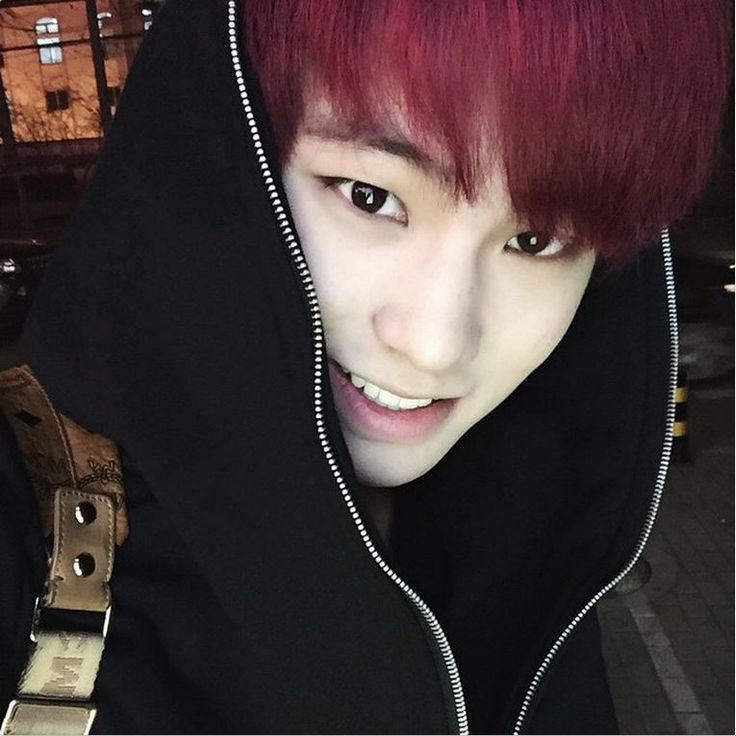 seunghyubcd's tweet photo. Red Hair โค
#์๋ช
๋ช
#๋ฏน์ค๋์ธ #๋ฏน๋ #๋น๋๋_์๋
#๋ฐ์ดํน #YaoMingming #Byking #BLK #ACEMAX_BLACK #MIXNINE https://t.co/JtdlCkYnv3