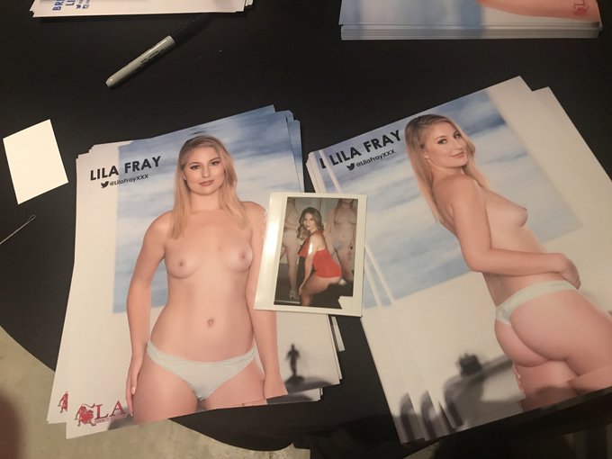 I&rsquo;m signing stuff and someone took a dope Polaroid of me at the @DirectModels booth at the @AEexpo! Come<a href="/tag/xxx"class="tags"><span>#xxx</span></a><a href="/tag/glamping"class="tags"><span>#glamping</span></a><a href="/tag/sexysanta"class="tags"><span>#sexysanta</span></a><a href="/tag/xxxmas"class="tags"><span>#xxxmas</span></a>
