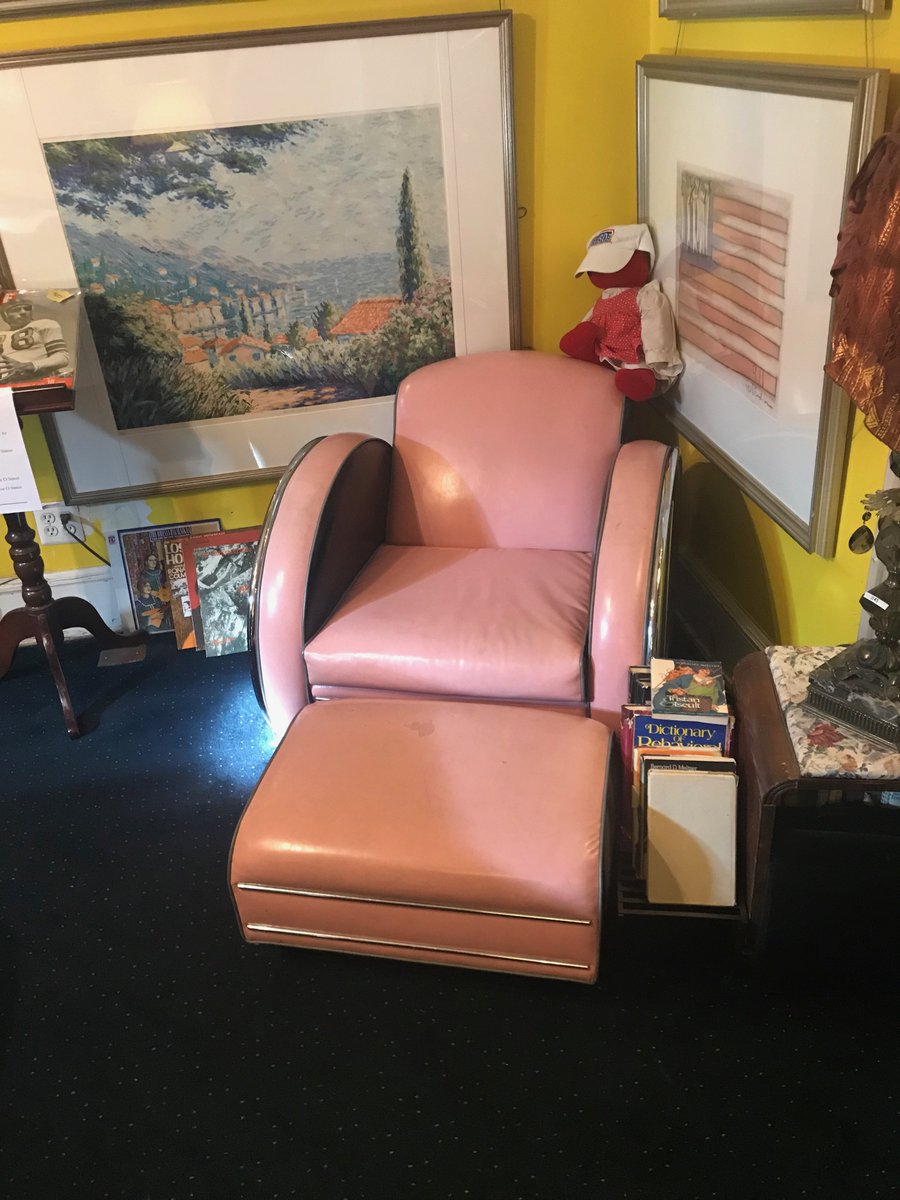 omansion's tweet photo. What a cozy place to relax with a book!
#pinkchair #read #book #lazyday #mansionmagic #omansion #omuseum #mansiononostreet #mansionono #mydccool #dmvlove #dc #washington #washingtondc #dupont #dupontcircle #explore #exploredc https://t.co/PGbuIz3OKA
