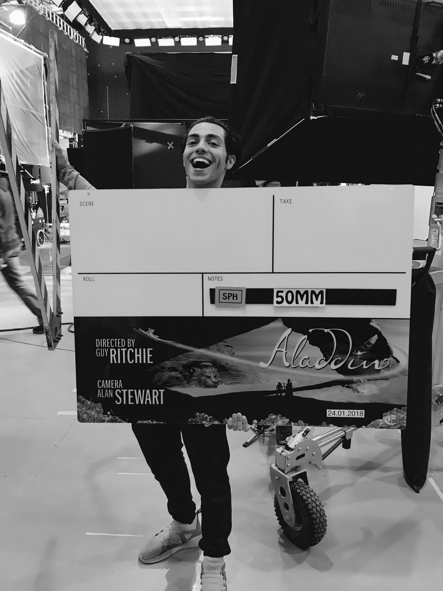映画情報 オスカーノユクエ ディズニー実写版映画 アラジン の撮影が完了したことを タイトルロールを演じたエジプト生まれカナダ育ちの新進俳優メナ マスードがtwitterで報告 シャーロック ホームズ シリーズのガイ リッチー監督がどんな世界観を