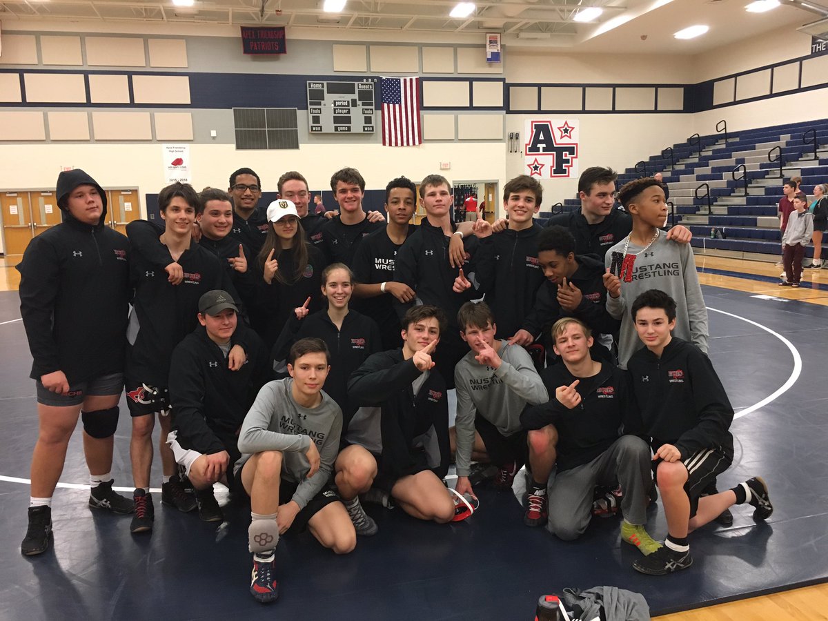 MCreekwrestling's tweet photo. Your conference Champs @MCStampedeClub @mchsmustangs @MCCreekCrazies @MiddleCreekAD #ontherise #mustangway https://t.co/IfWYQ5twnI