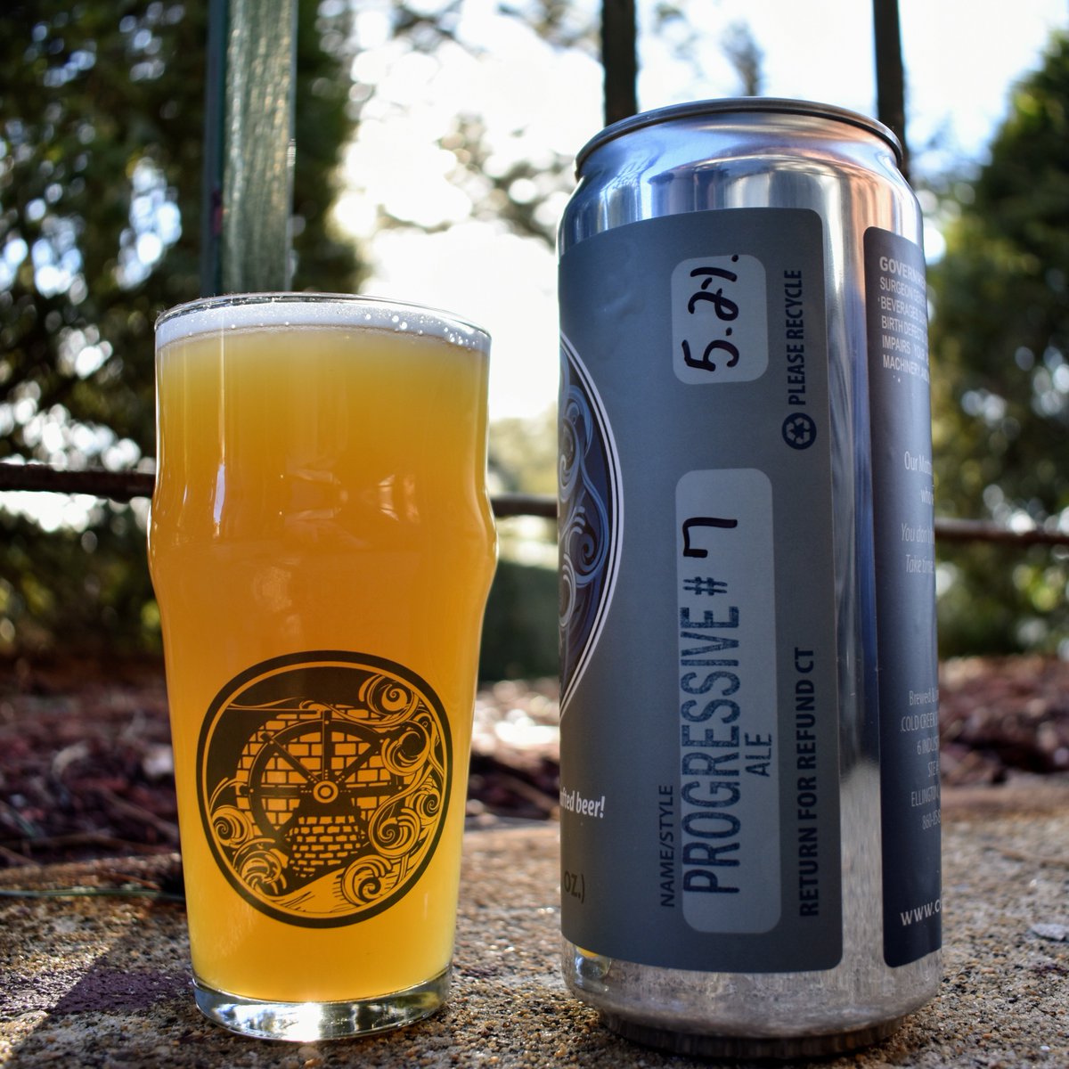 Tomorrow, we're releasing a Pale Ale exclusively hopped with Falconer's Flight, Progressive #7! We taste an burst of fruitiness up front with a resiny, piney finish. Hints of lemon/lime zest linger on the pallette.

Doors open at 1pm. Enjoy. 🍺