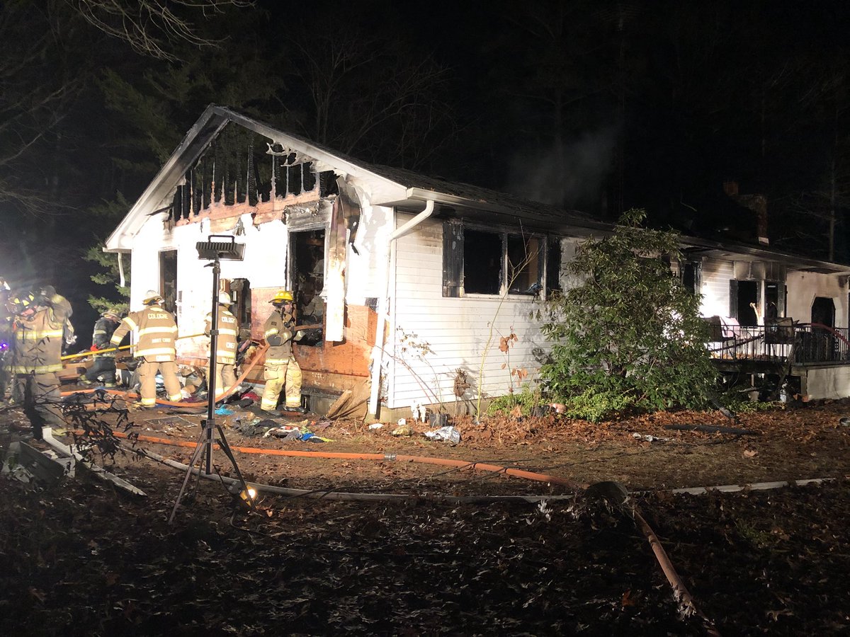 BargaintownFire's tweet photo. Bargaintown Fire Company currently assisting Mayslanding Fire Company with a working structure fire. https://t.co/gcgGfAgD65