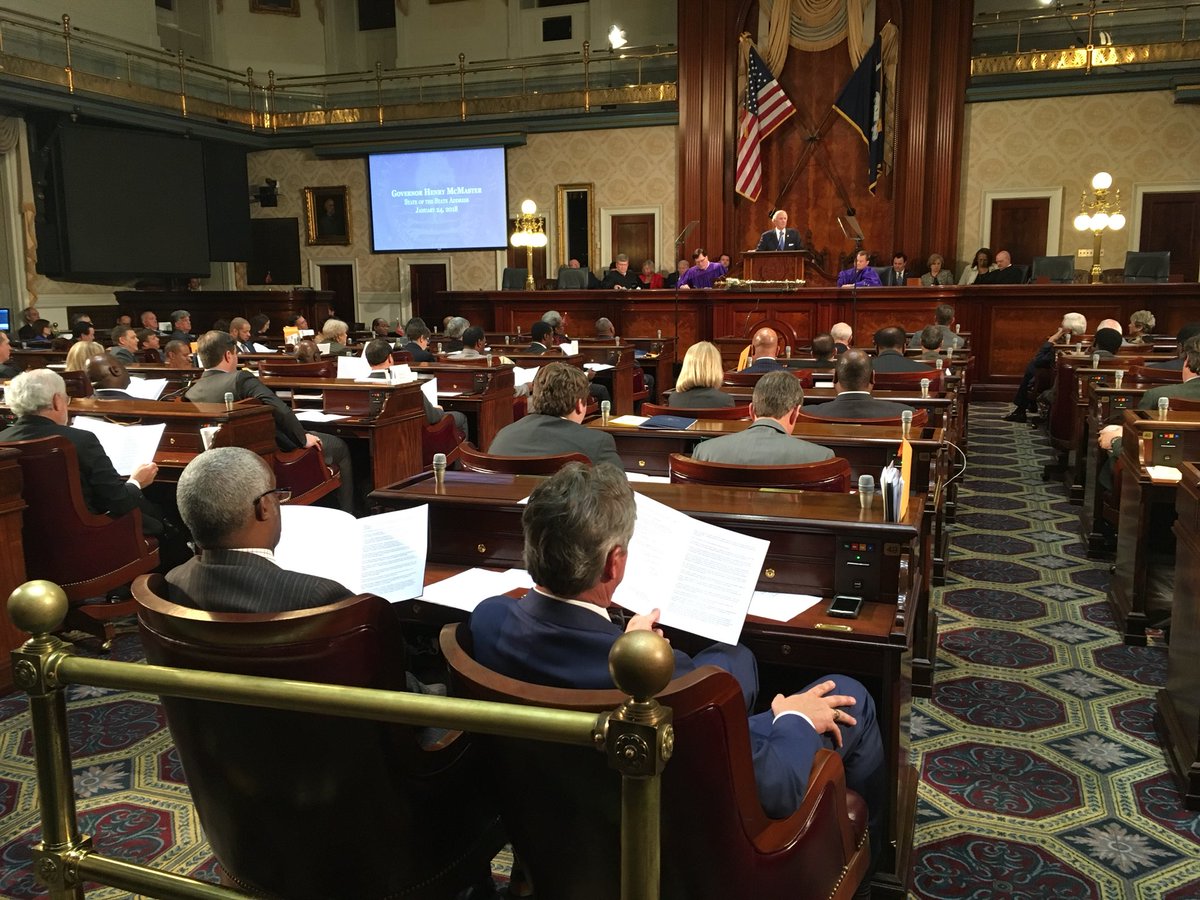 ChadKMills's tweet photo. Nuclear abandonment “requires us to take action immediately but carefully,” governor says. “We must construct the best possible solution. The customers must either get their reactors or their money back.” Legislators applaud. @wis10 #StateOfSC #sctweets https://t.co/VgbuQjEZ53