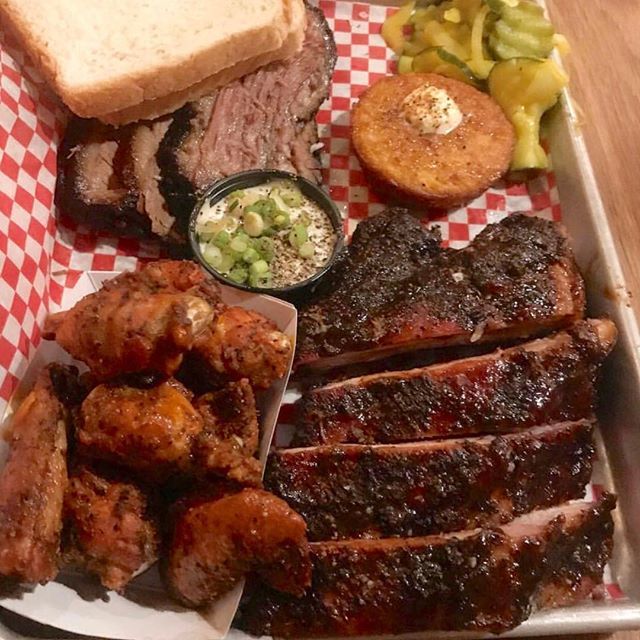 RIFoodFights's tweet photo. Arguably the finest BBQ in RI from @durksbbq! Go. Just GO. 
TAG friends you’d share with!
#rifoodfights #bestwingsri #buylocalri #rifood
📸: @alexec87 https://t.co/rA3OKbJBvb https://t.co/9Pa3fmdeZ8