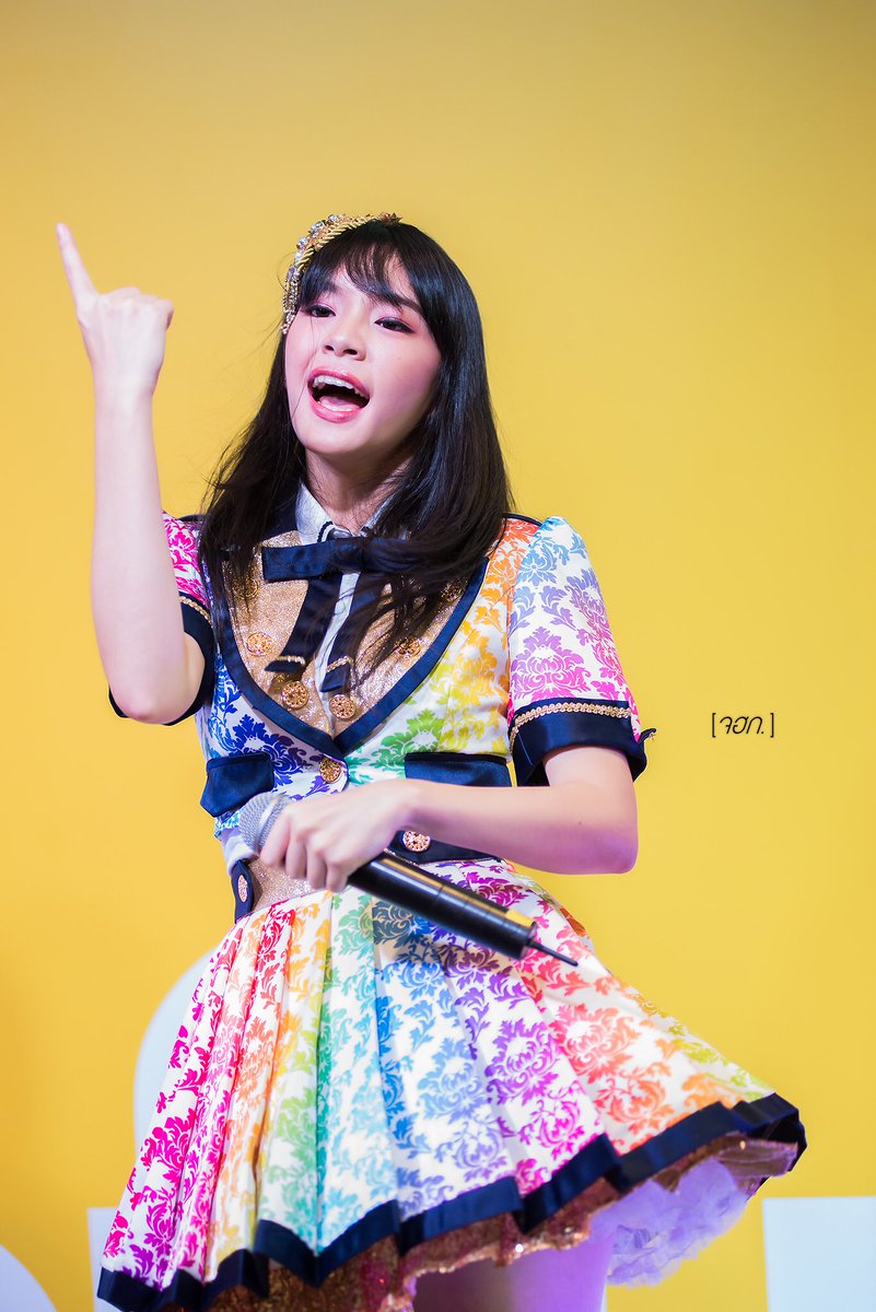 jorhorkor48's tweet photo. เต้นต่อ~ #CherprangBNK48 #BNK48 https://t.co/NYiyWZjsm0