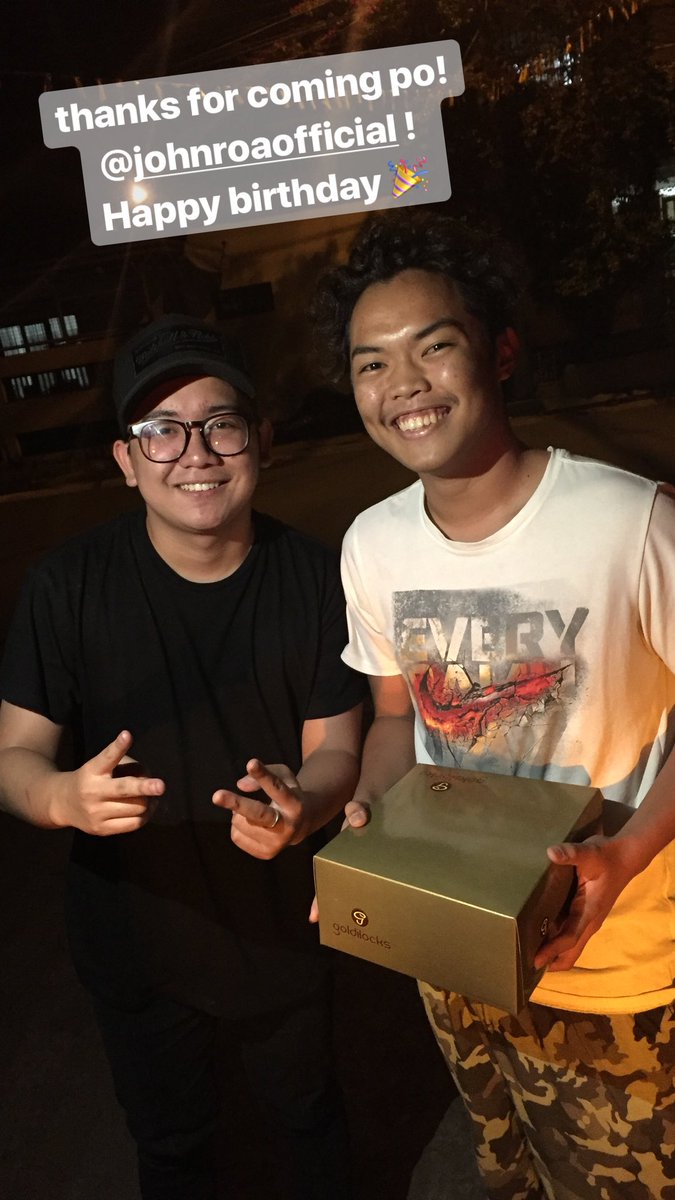oozmakabaloo's tweet photo. Guess who visited me last night just to bring me a birthday cake!!! THANK YOU!!!!! 💖 #BetterDaysProject @officialQUEST @johnroamusic https://t.co/SwFwf6oOAq