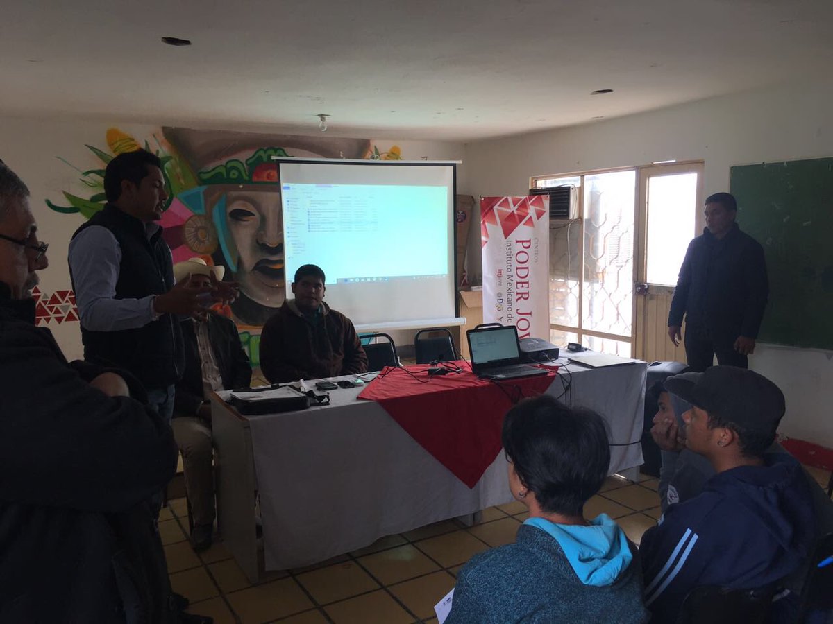 gerardohdz2's tweet photo. El día de ayer estuve con jóvenes de las huertas durango, presentando las reglas de operación de la Sagarpa 2018 y platicando de las convocatorias de arraigate joven... https://t.co/JhrqYl2I6L