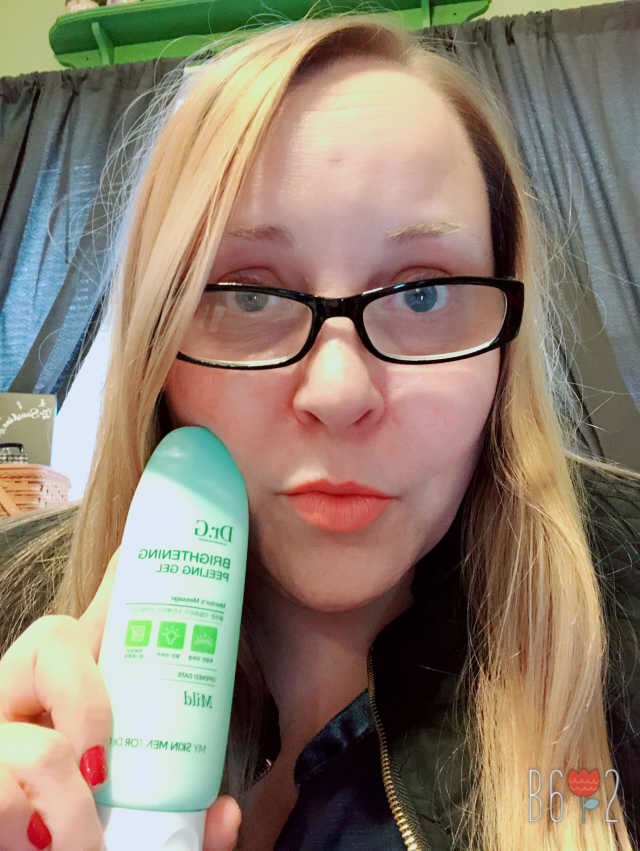 Chloesmama7's tweet photo. honest 0.8L Editor rates Brightening Peeling Gel... #dr.g #myskinmentor #literite #brighteningpeelinggel #skincare https://t.co/RUbIc3j8HR https://t.co/afiGQ2K4KR