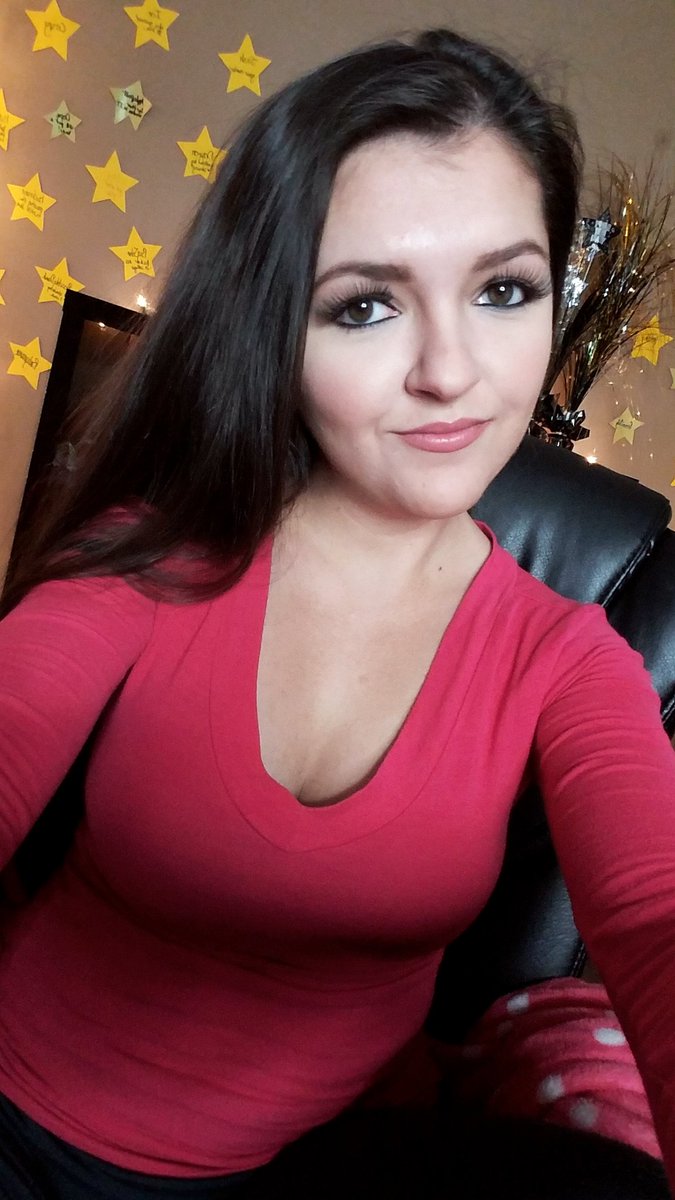 FoxyFury's tweet photo. Trying a brand new game tonight~ Come see what it is! https://t.co/kDBq1Mucvd https://t.co/g7ZwDwqZMT