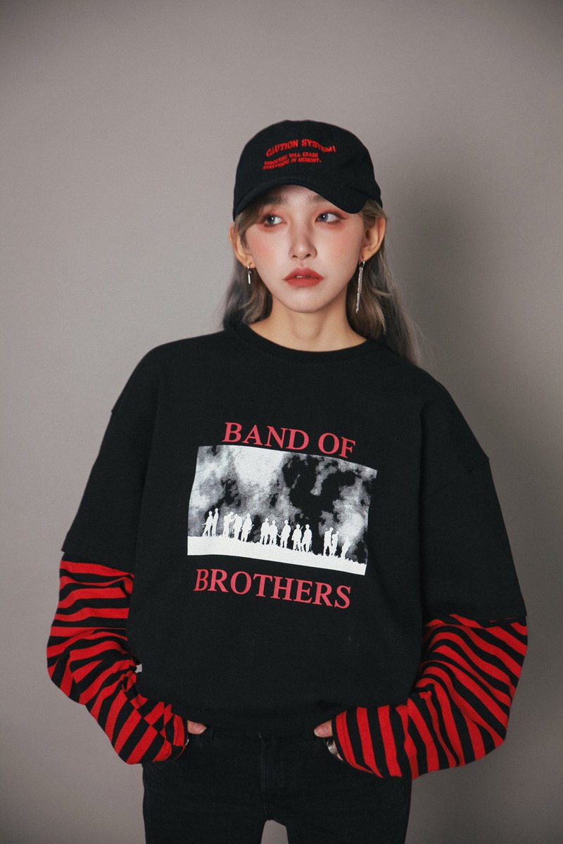 韓国ファッション Girls Rule V Twitter 本日の新作アイテム Band Fakeレイヤードｔ T4261 ボーダー ｔシャツを重ね着したかのようなシルエットのアイテム またプリントがコーデのアクセントに T Co Apwolx7sxt T Co Swhwnkaxdn