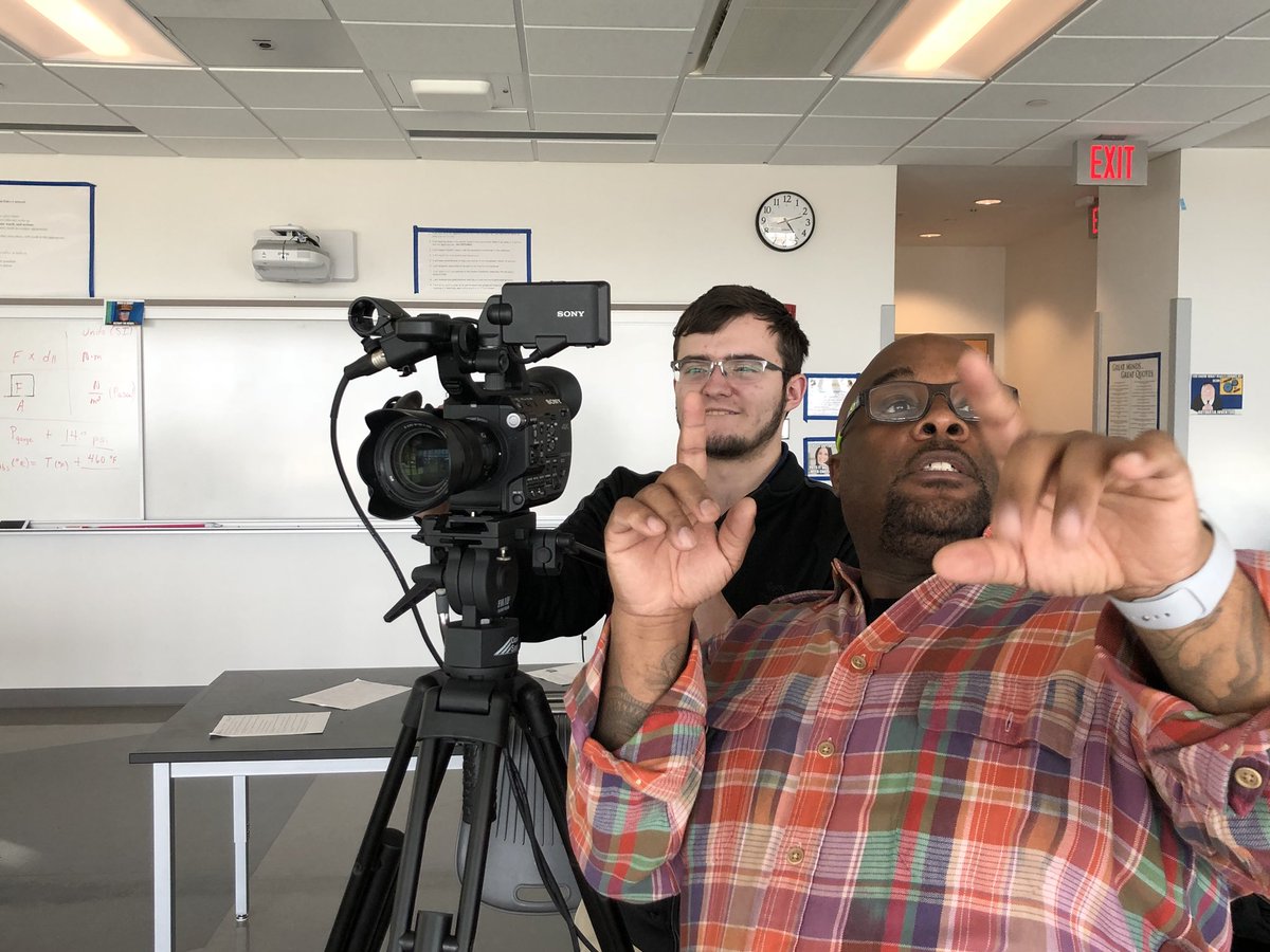 Students shooting an interview for our #blackmaleeducator #documentary in a scenic room with natural light! @ecskills21 @ctsff @HSFilmFest @TELEFUNKEN_Mics #MIEExpert #pbsdigitalinnovators @CPBNEducation @rodemics @BMECFellowship @BMEsTalk @NHdocs