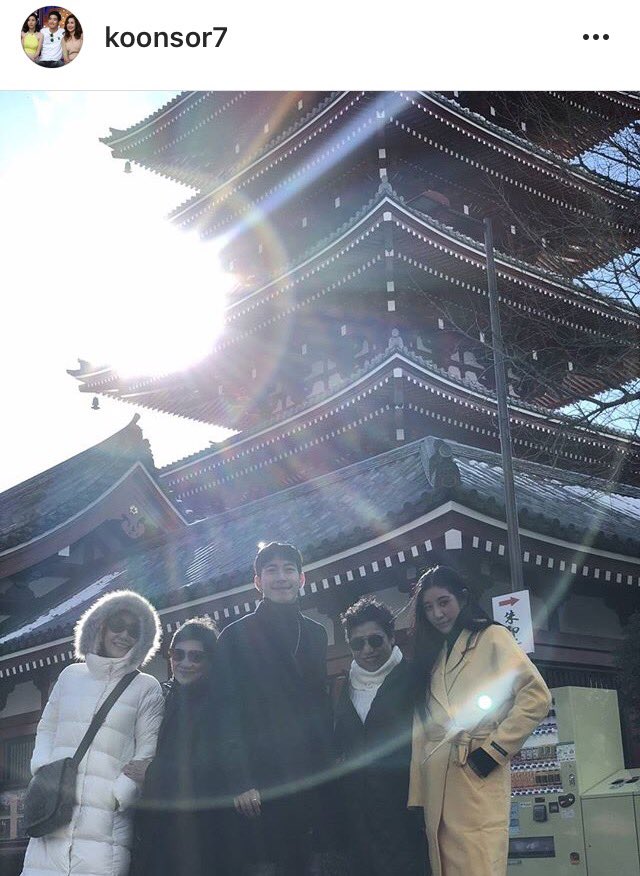 Patchayame1's tweet photo. Happy Family Happy Time ❤️🇯🇵 #มีความสุขดีต่อใจจริงวุ้ย  🙆💖 #โน่ณิ
Cr: ไอจีแม่น้อย koonsor7 🙏 https://t.co/6KI3GG3SHD