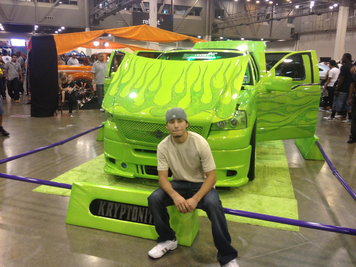 robert12gracia's tweet photo. En el cars show del 2012 en houston https://t.co/rFaZ8VU6QK
#cars #engine #musclecar #carshow #houston #tx #houstontx #reliantcenterhouston #walkingaround #enjoyingmyday #goobtime #selfie #pic #picoftheday #picoftoday #goodshow #familyday #2012 #like4like #likes #3likesfor3likes https://t.co/pkXW7kGDv7