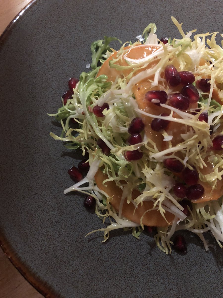 barbrix's tweet photo. Tonight’s salad Chef Gavin created with farmers market finds: bitter greens, pomegranate, persimmon, mustard vinaigrette #barbrix #silverlake #farmersmarket #farmtotable #seasonalfood #delish https://t.co/K0lEjE5u3l