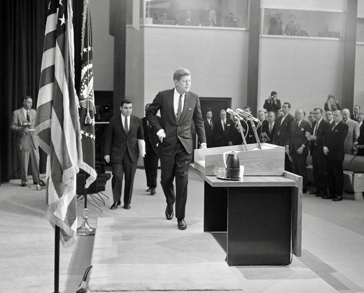 jfk useful source (cnn)an old map of cuba has been sold at an auction in boston -- but it's much more than a map it's a historic artifact from some of the darkest days of the cold war, when washington and moscow reached a standoff that could have led to a nuclear doomsday president john f kennedy consulted the map. jfk useful source (cnn)an old map of cuba has been sold at an auction in boston -- but it's much more than a map it's a historic artifact from some of the darkest days of the cold war, when washington and moscow reached a standoff that could have led to a nuclear doomsday president john f kennedy consulted the map.