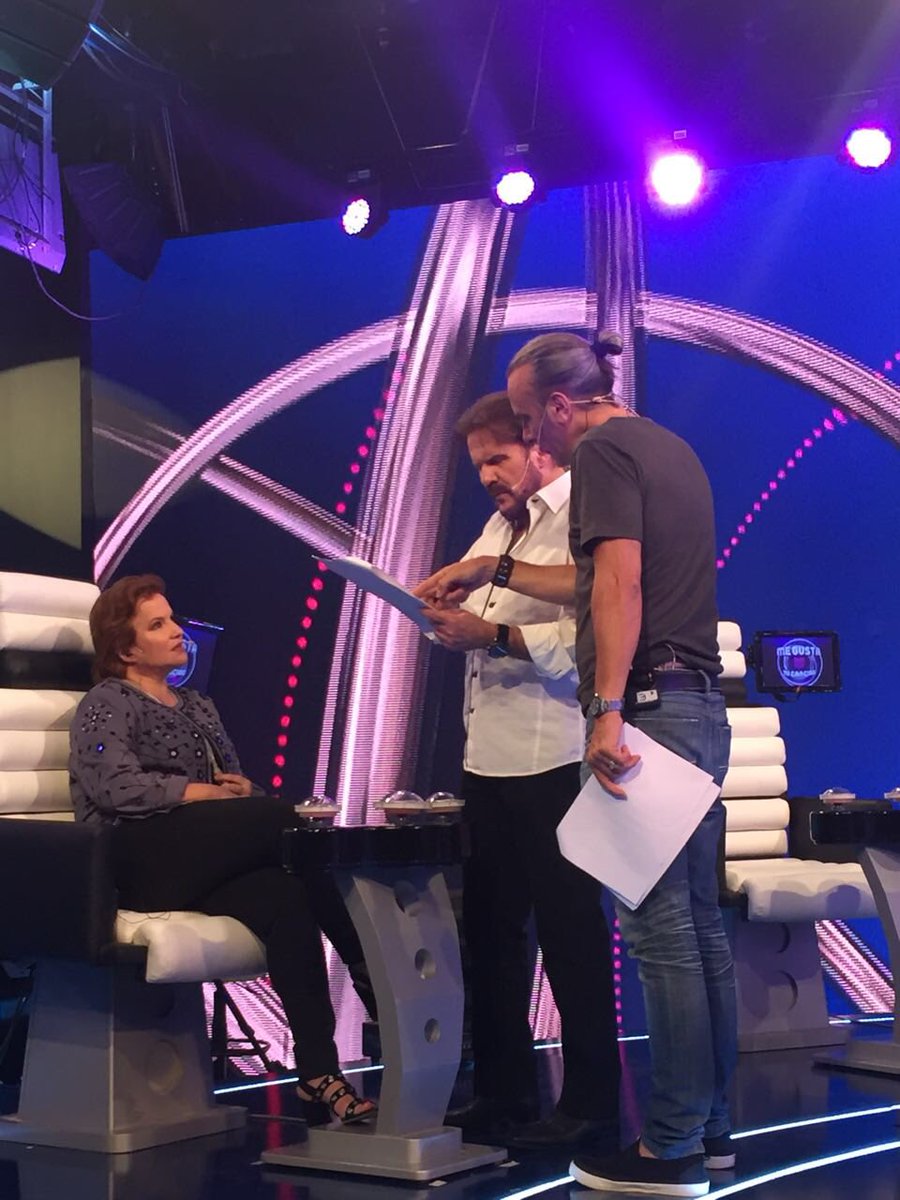 PimpinelaNet's tweet photo. FALTA MENOS! Domingo 22.15 hs por @eltreceoficial hoy ensayando ‘Me gusta tu cancion’ junto a Juanita Viale, @Manuelwirzt y grandes historias de vida que emocionaran a todos. https://t.co/QcvEYJx9Mo