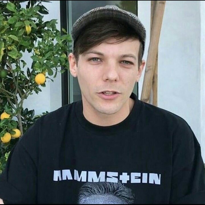 Alii297's tweet photo. #iHeartAwards
#BestSoloBreakout 
#LouisTomlinson https://t.co/B7CmjcWKrf