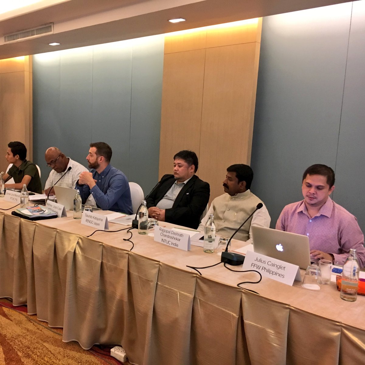 TUDCN_rscd's tweet photo. Kicking off the Asia-Pacific regional meeting of the @TUDCN_rscd #APTUDCN, with an opening address by ITUC-AP SecGen Shoya Yoshida: we need to strengthen #solidarity, champion #SDGs implementation, fight inequalities with #decentwork #socialdialogue https://t.co/6lYKly4PGB